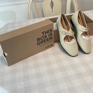 Clarkes shoes size 6